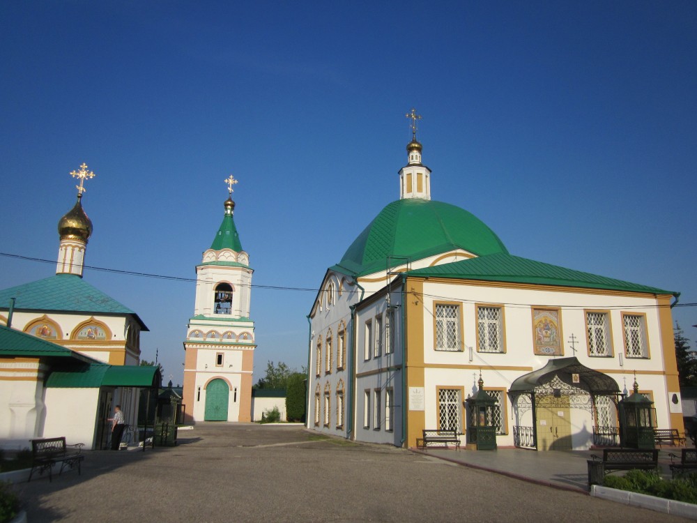 Троицкий мужской монастырь. Собор Троицы Живоначальной, Чебоксары (Чебоксары, город, Республика Чувашия). фасады