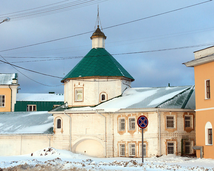 Чебоксары. Троицкий мужской монастырь. Церковь Феодора Стратилата. фасады