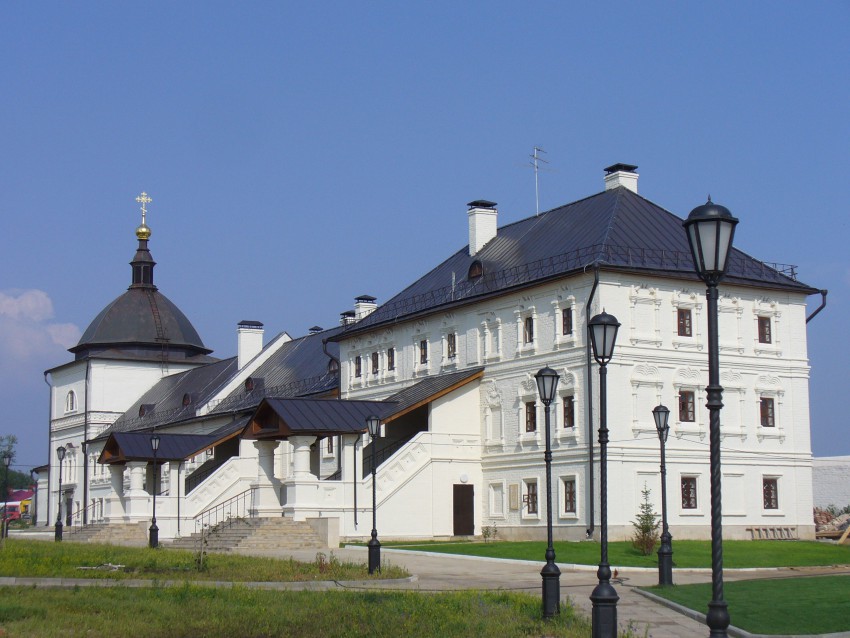 Успенско-Богородичный мужской монастырь. Церковь Германа Казанского и Митрофана Воронежского, Свияжск (Зеленодольский район, Республика Татарстан). фасады
