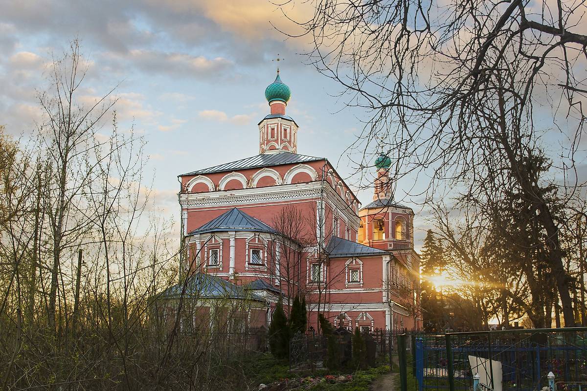 общий вид в ландшафте. Никольско-Успенский женский монастырь. Церковь Николая Чудотворца, Венёв-Монастырь (Венёвский район, Тульская область)