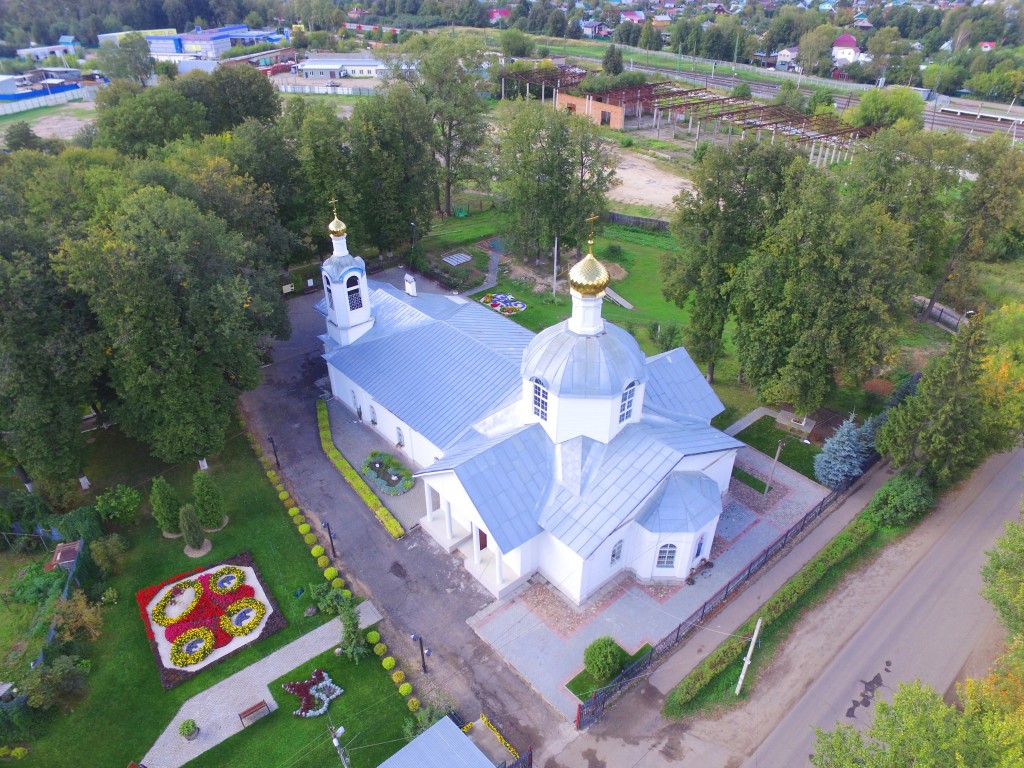 Церковь Преображения Господня, Струнино (Александровский район, Владимирская область). общий вид в ландшафте, Вид с юго-востока, фото с квадрокоптера.