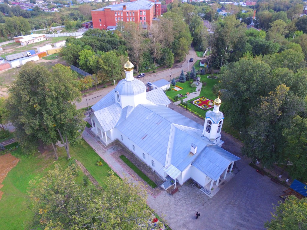 Струнино. Церковь Спаса Преображения. общий вид в ландшафте, Вид с северо-запада, фото с квадрокоптера.