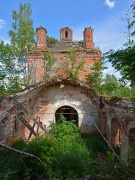 Церковь Воскресения Словущего, Вид от колокольни на обрушенные своды трапезной<br>, Рославлево, Ростовский район, Ярославская область