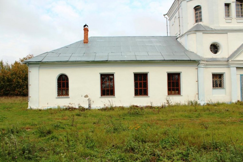 Церковь Иоанна Богослова, Афанасьево (Александровский район, Владимирская область). архитектурные детали, Средняя часть храма, вид с юга