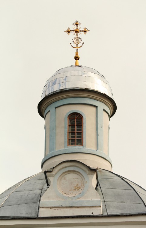 Церковь Иоанна Богослова, Афанасьево (Александровский район, Владимирская область). архитектурные детали, Барабан и крест