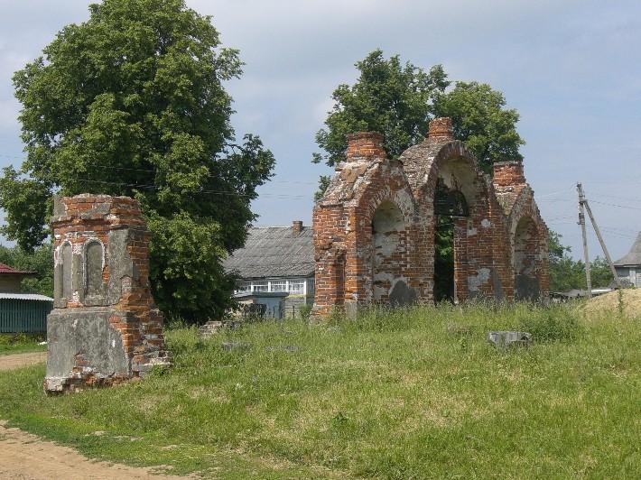 Церковь Троицы Живоначальной, Ольявидово (Дмитровский городской округ, Московская область). дополнительная информация, Врата Троицкой церкви в селе Ольявидово