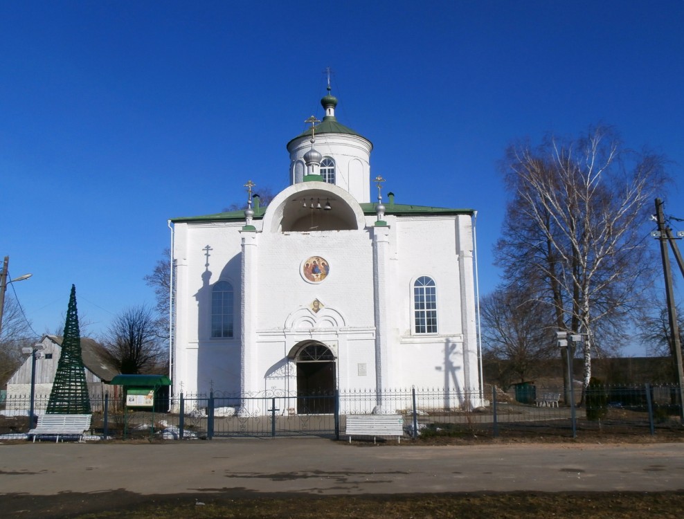 Церковь Троицы Живоначальной, Голубея (Дубровский район, Брянская область). фасады