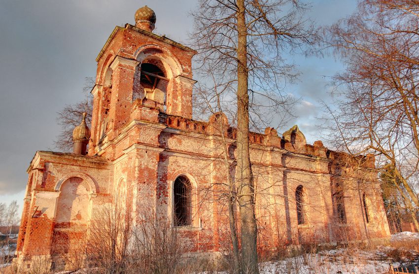 Церковь Димитрия Солунского (Смоленской иконы Божией Матери), Чернеево (Дмитровский городской округ, Московская область). фасады