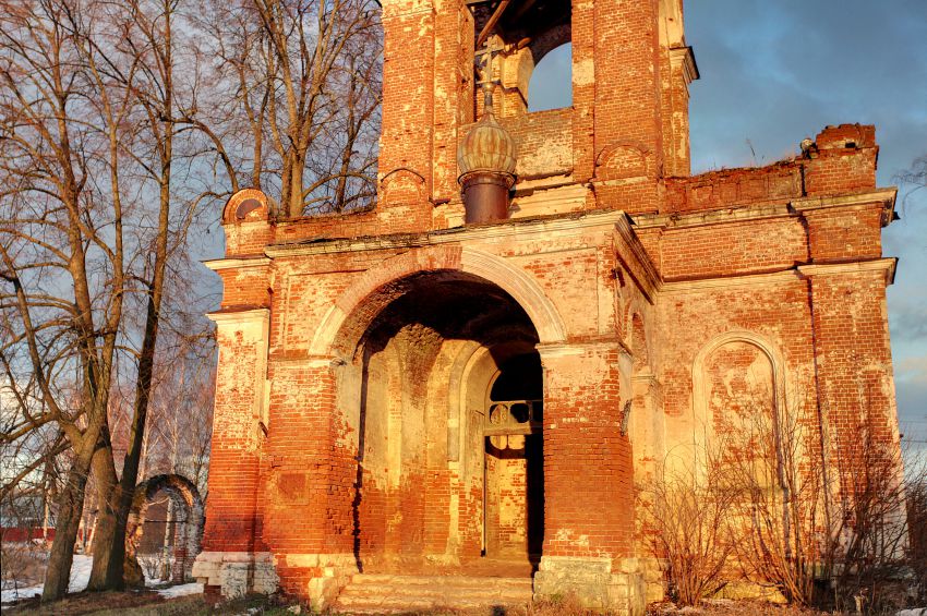 Церковь Димитрия Солунского (Смоленской иконы Божией Матери), Чернеево (Дмитровский городской округ, Московская область). архитектурные детали