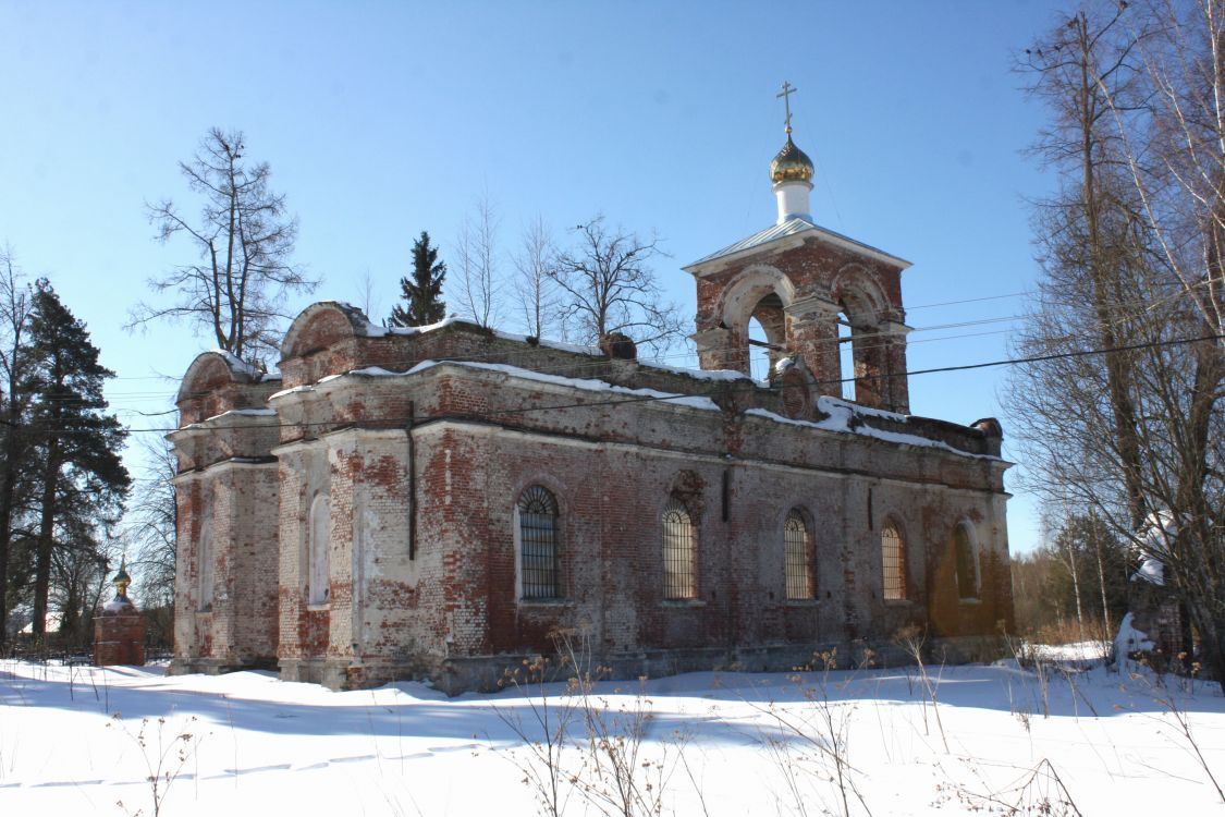 Церковь Димитрия Солунского (Смоленской иконы Божией Матери), Чернеево (Дмитровский городской округ, Московская область). фасады