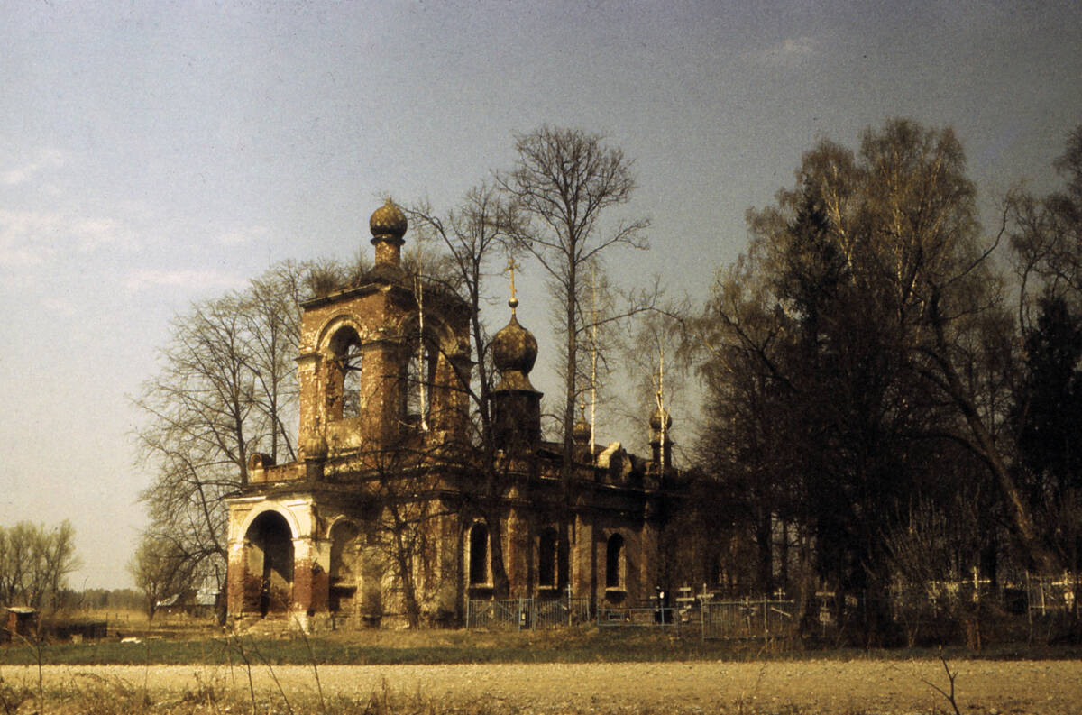 Церковь Димитрия Солунского (Смоленской иконы Божией Матери), Чернеево (Дмитровский городской округ, Московская область). фасады