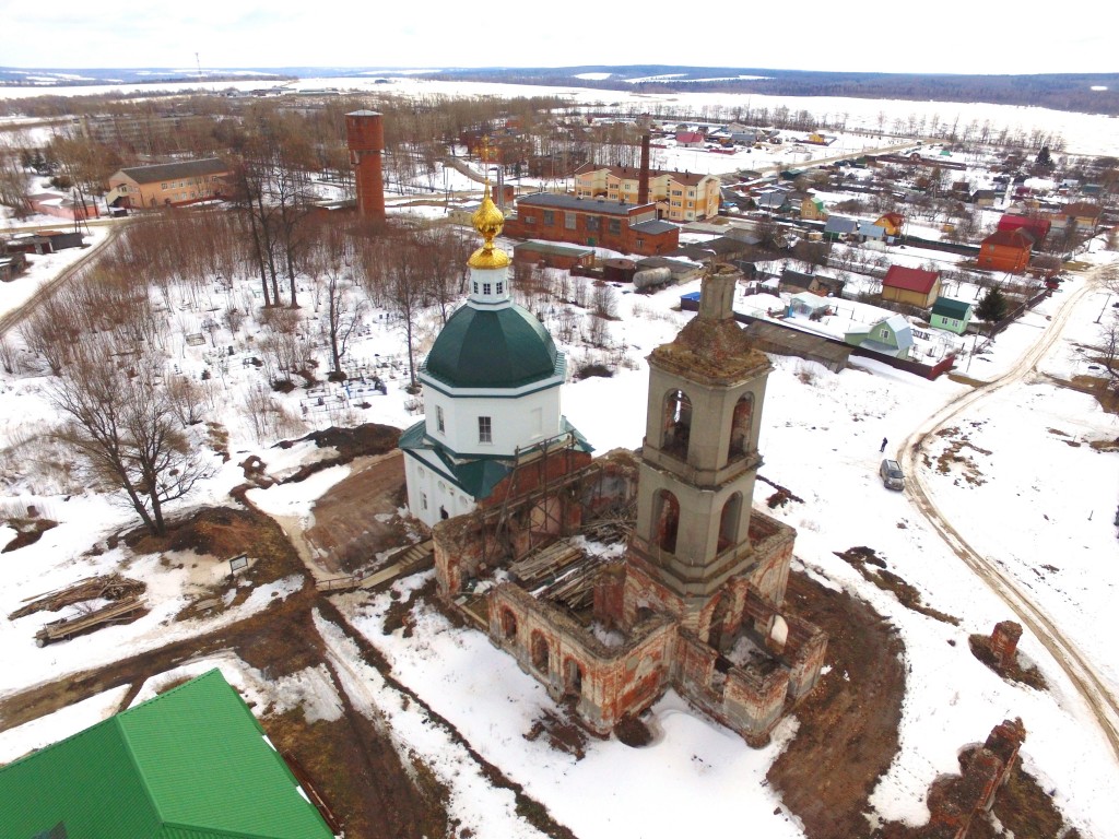 Ольявидово. Церковь Троицы Живоначальной. общий вид в ландшафте, Вид с северо-запада, фото с квадрокоптера