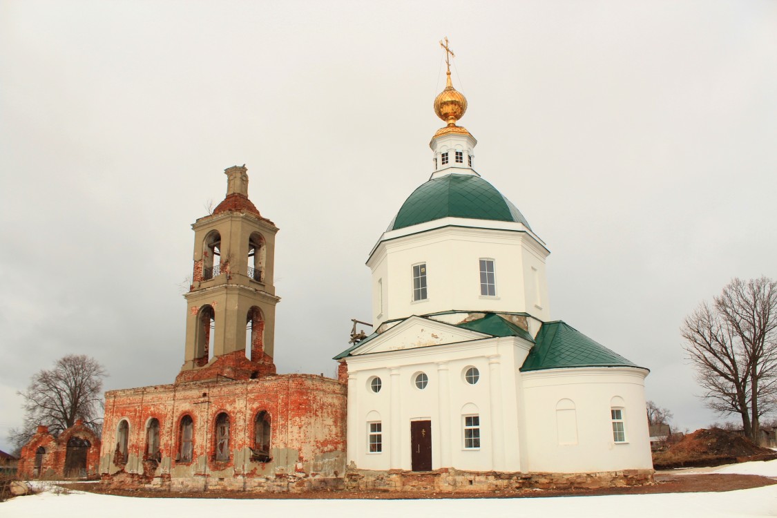 Церковь Троицы Живоначальной, Ольявидово (Дмитровский городской округ, Московская область). фасады, Вид с юго-востока