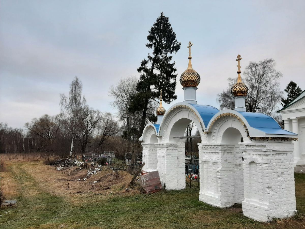 Церковь Казанской иконы Божией Матери, Сеславино (Ярославский район, Ярославская область). дополнительная информация, Святые ворота