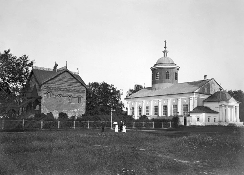 Углич. Собор Богоявления Господня. архивная фотография, Фото 1903г. Собор Богоявления и дворец Дмитрия