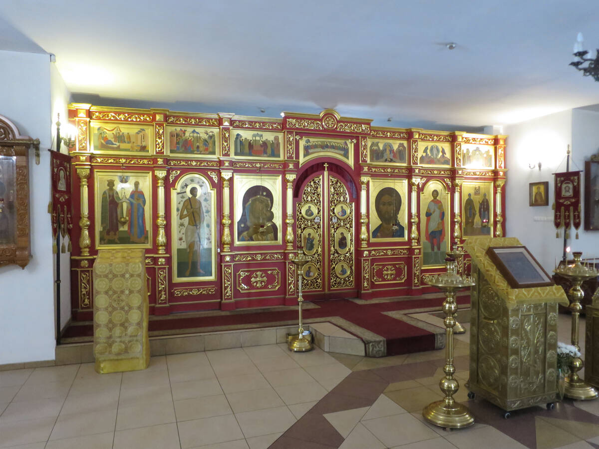 Церковь Александра Невского в Кожухове, Южнопортовый (Юго-Восточный административный округ (ЮВАО), г. Москва). интерьер и убранство, Иконостас нижнего храма