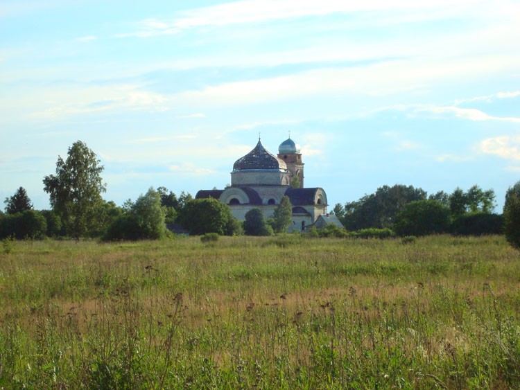 Церковь Николая Чудотворца, Боболи (Малоярославецкий район, Калужская область). общий вид в ландшафте