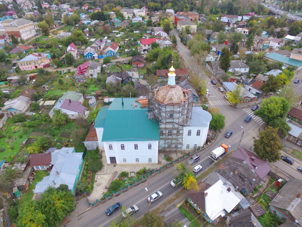 Орёл. Церковь Троицы Живоначальной и Василия Великого. документальные фотографии, Вид с юга, фото с квадрокоптера.