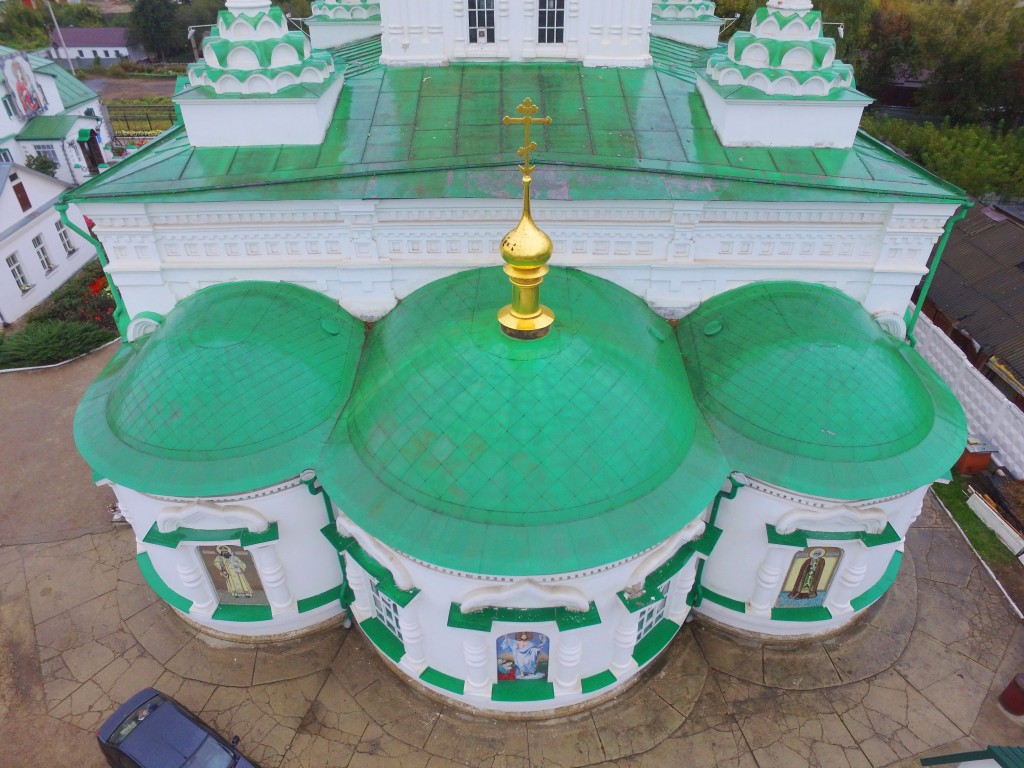 Церковь Иверской иконы Божией Матери, Орёл (Орёл, город, Орловская область). архитектурные детали, Трехчастная апсида храма, фото с квадрокоптера