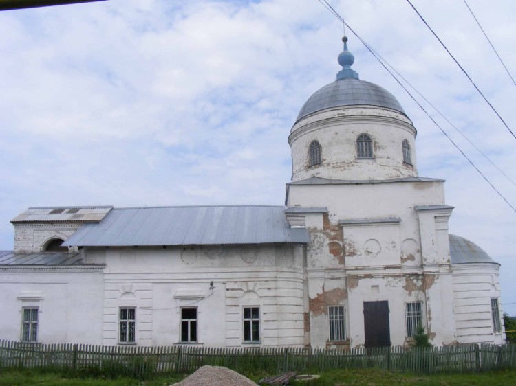 Чекалин. Церковь Введения во храм Пресвятой Богородицы. фасады