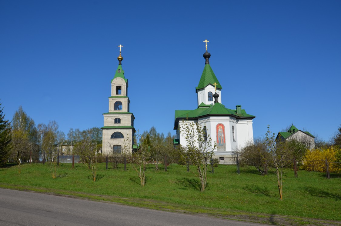 Хотынец. Церковь Николая Чудотворца. общий вид в ландшафте