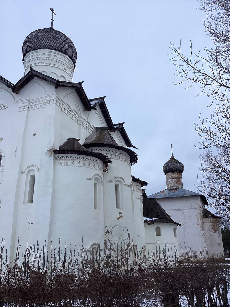 Апсиды, архитектурные детали. Спасо-Преображенский монастырь. Собор Преображения Господня, Старая Русса (Старорусский район, Новгородская область)