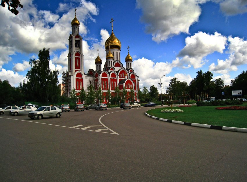 Одинцово. Церковь Георгия Победоносца. общий вид в ландшафте