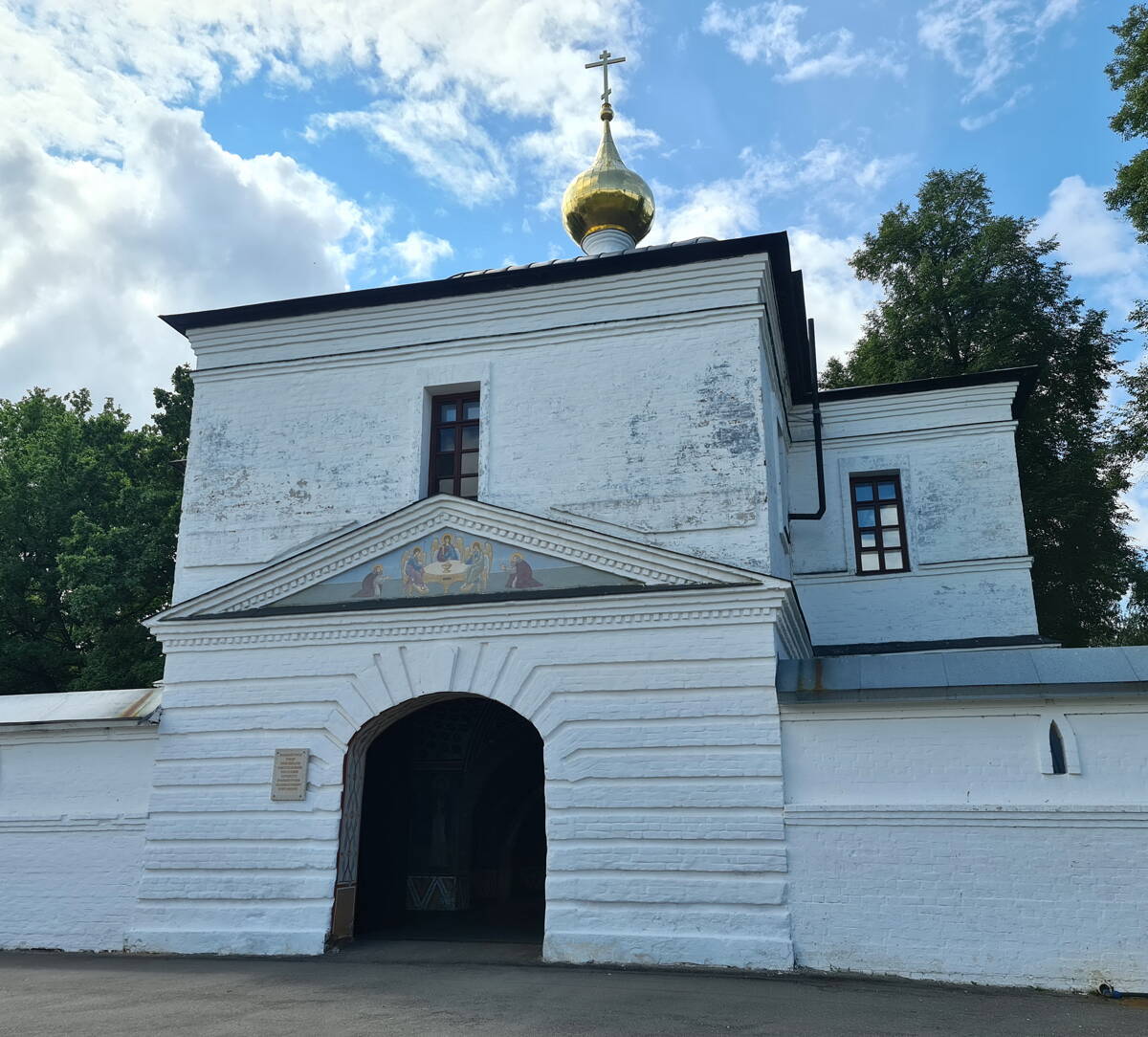 Троицкий Стефано-Махрищский женский монастырь. Церковь Сергия Радонежского, Махра (Александровский район, Владимирская область). общий вид в ландшафте, Вид с востока