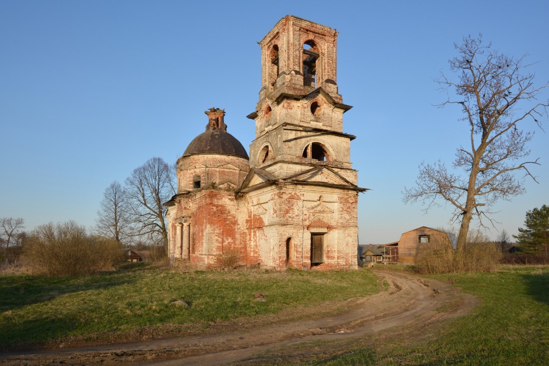 Церковь Николая Чудотворца, Беседное (Вологодский район, Вологодская область). общий вид в ландшафте, Вид с северо-запада