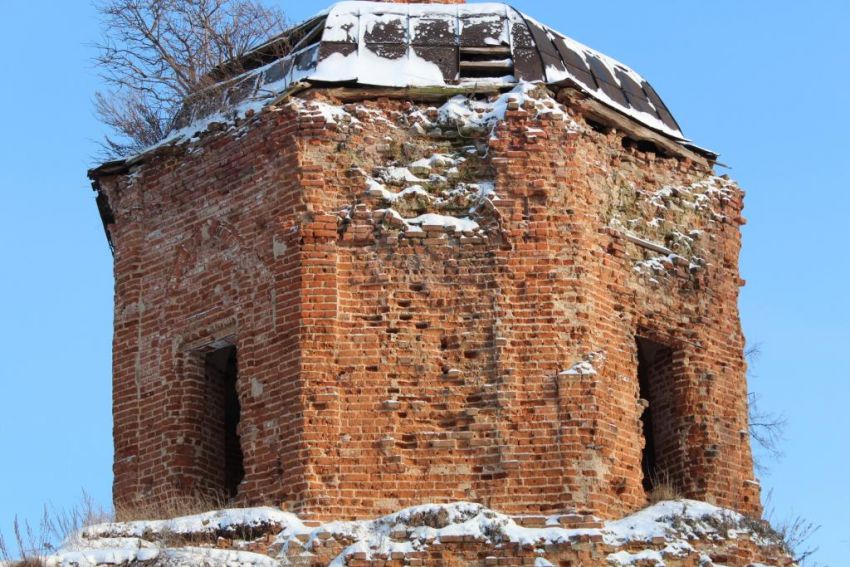 Церковь Параскевы Пятницы, Кумовское (Бабынинский район, Калужская область). архитектурные детали, Барабан основного объема храма