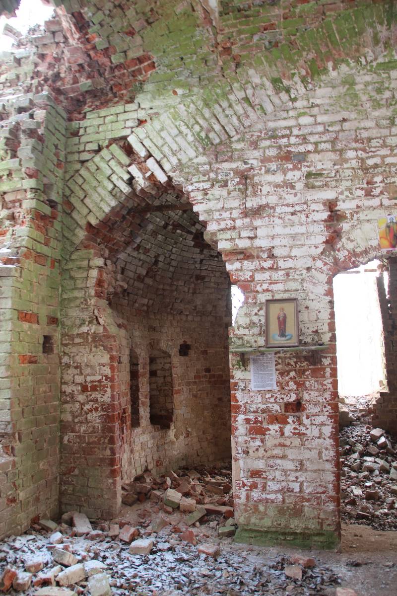 интерьер и убранство. Церковь Архангела Михаила и Казанской иконы Божией Матери, Лаврентьев Холм, урочище (Борисоглебский район, Ярославская область)