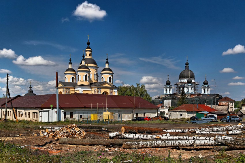 Выша. Успенский Вышенский женский монастырь. общий вид в ландшафте