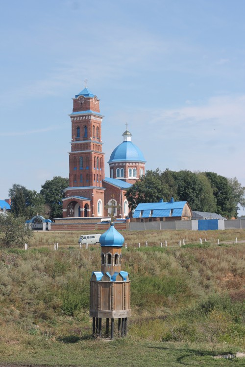 Папоротка. Казанский монастырь. общий вид в ландшафте