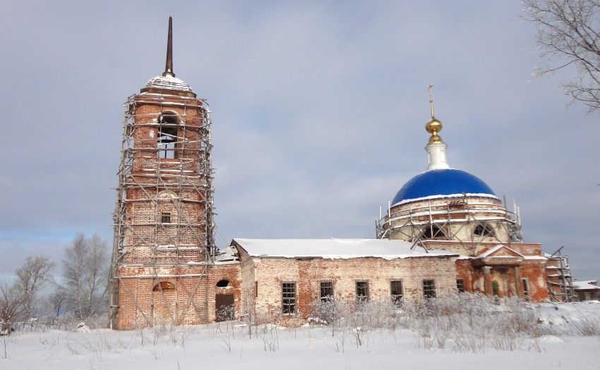 Жайск. Церковь Воскресения Христова. общий вид в ландшафте