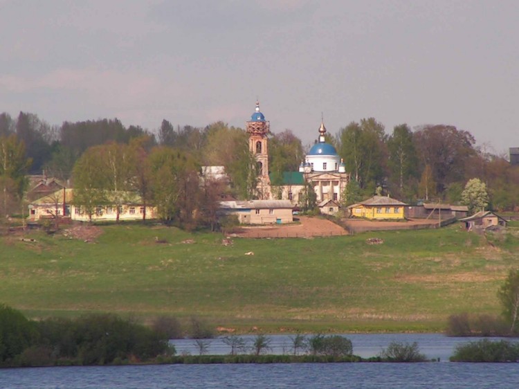 Здемирово. Церковь Илии Пророка. общий вид в ландшафте