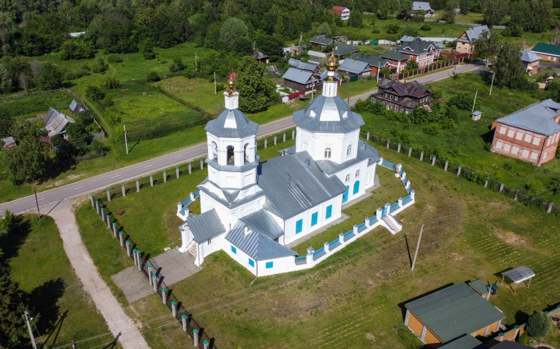 Макарьево. Церковь Казанской иконы Божией Матери. общий вид в ландшафте