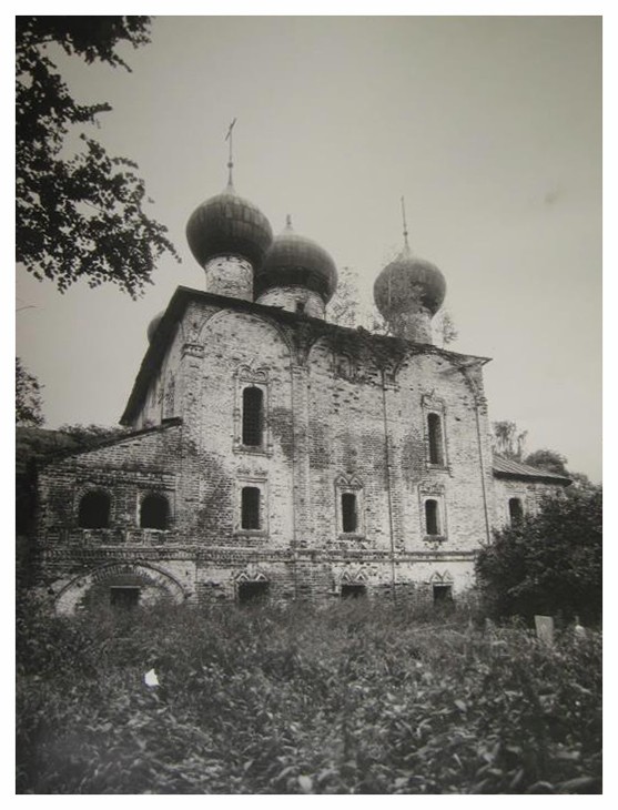 Хопылёво. Церковь Богоявления Господня на Острову. архивная фотография, Фотограф: Рудченко Виталий Михайлович; ГК №15854258; Государственный научно-исследовательский музей архитектуры имени А.В. Щусева