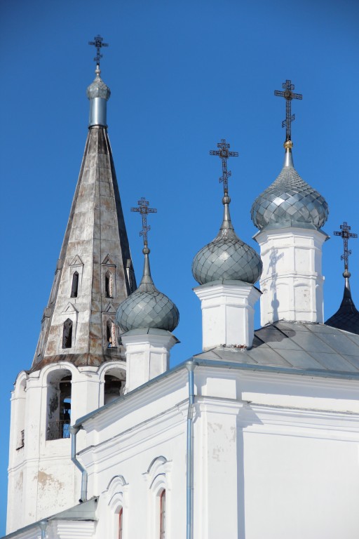 Савинское. Церковь Михаила Архангела. архитектурные детали, Кресты и главы