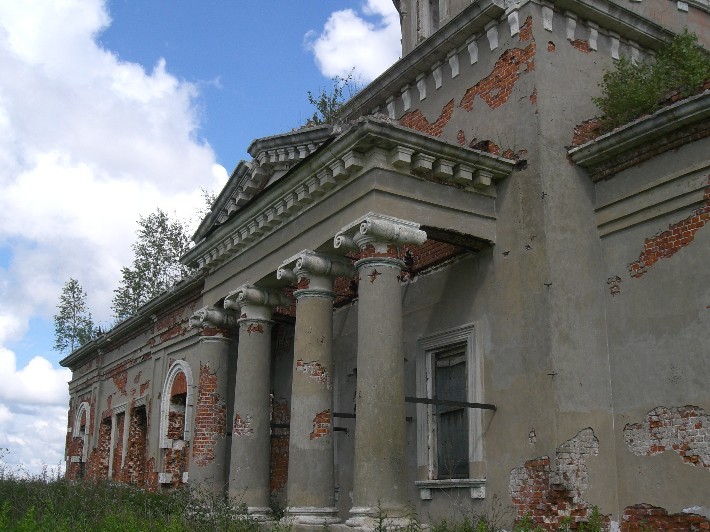 Церковь Троицы Живоначальной, Минеево, урочище (Дмитровский городской округ, Московская область). архитектурные детали, Троицкая церковь в Минеево