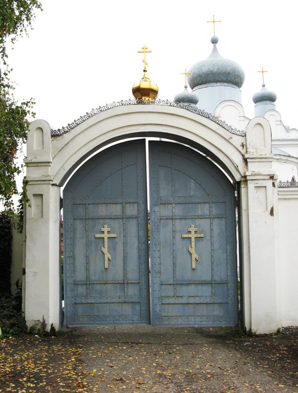 Алатырь. Киево-Николаевский монастырь. дополнительная информация, Сохранившиеся западные врата ограды монастыря