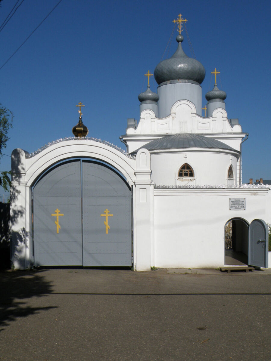 Киево-Николаевский монастырь, Алатырь (Алатырский район и г. Алатырь, Республика Чувашия). дополнительная информация, Ворота в ограде