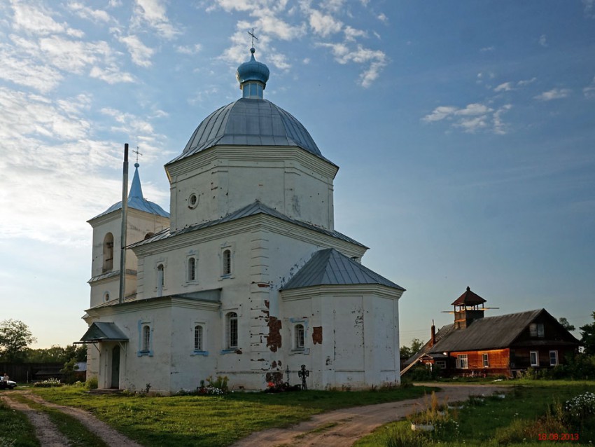 Церковь Тихвинской иконы Божией Матери, Холм (Холмский район, Новгородская область). фасады