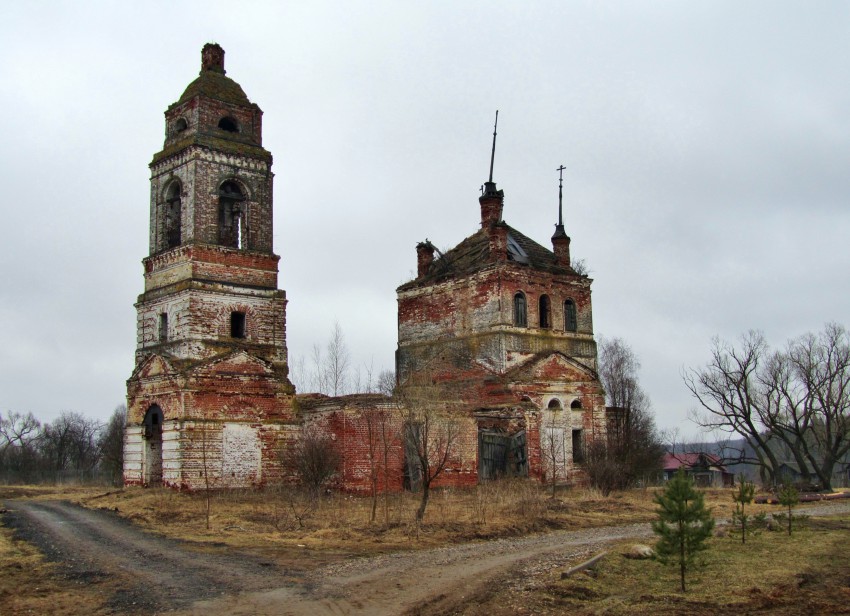 Колбацкое. Церковь Троицы Живоначальной. фасады, вид с юго-запада