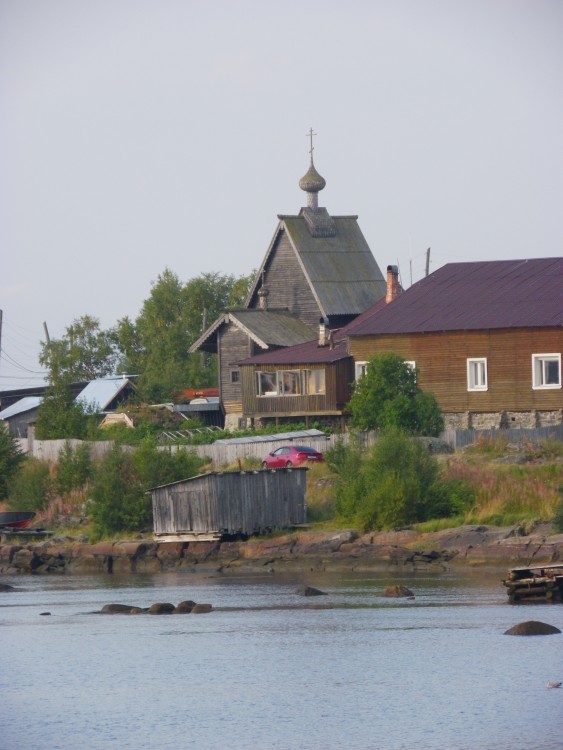 Рабочеостровск. Церковь Троицы Живоначальной. общий вид в ландшафте