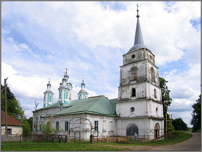 Церковь Всемилостного Спаса, Тёсово (Новодугинский район, Смоленская область). фасады