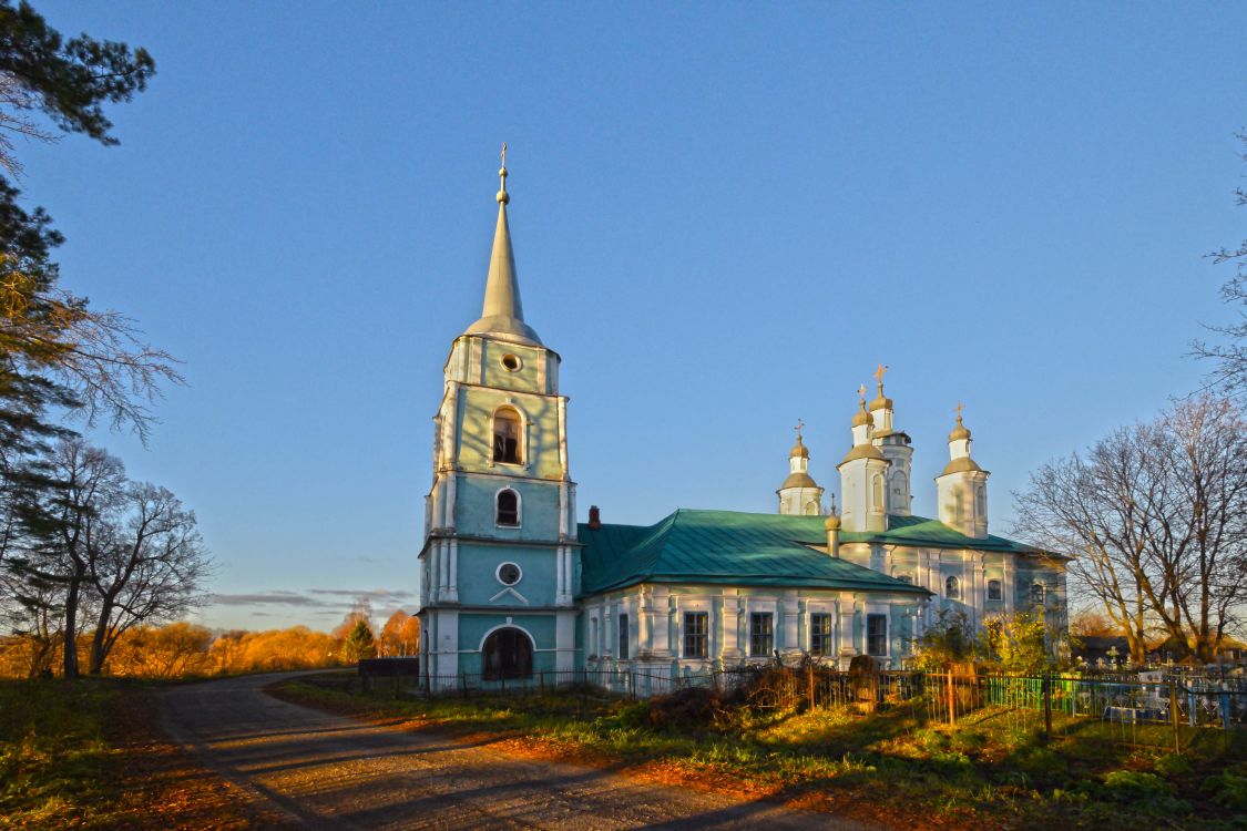 Тёсово. Церковь Всемилостного Спаса. фасады