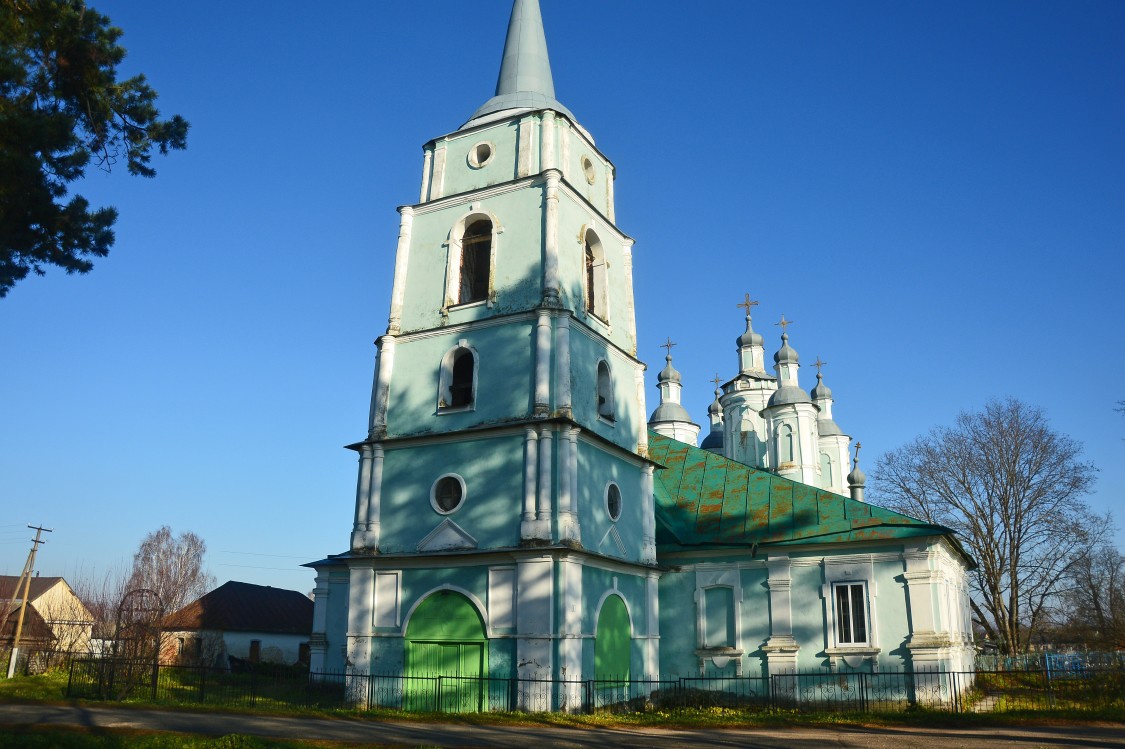 Церковь Всемилостного Спаса, Тёсово (Новодугинский район, Смоленская область). архитектурные детали