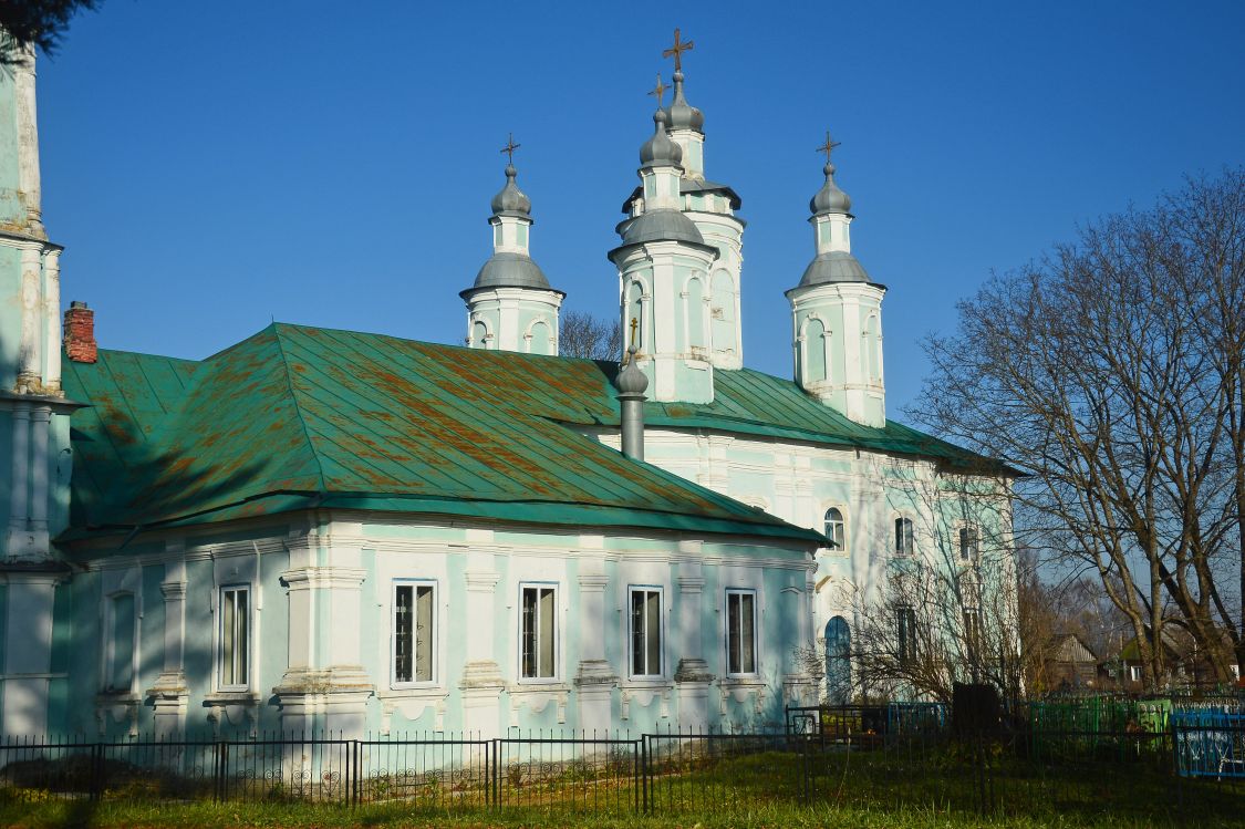 Церковь Всемилостного Спаса, Тёсово (Новодугинский район, Смоленская область). архитектурные детали