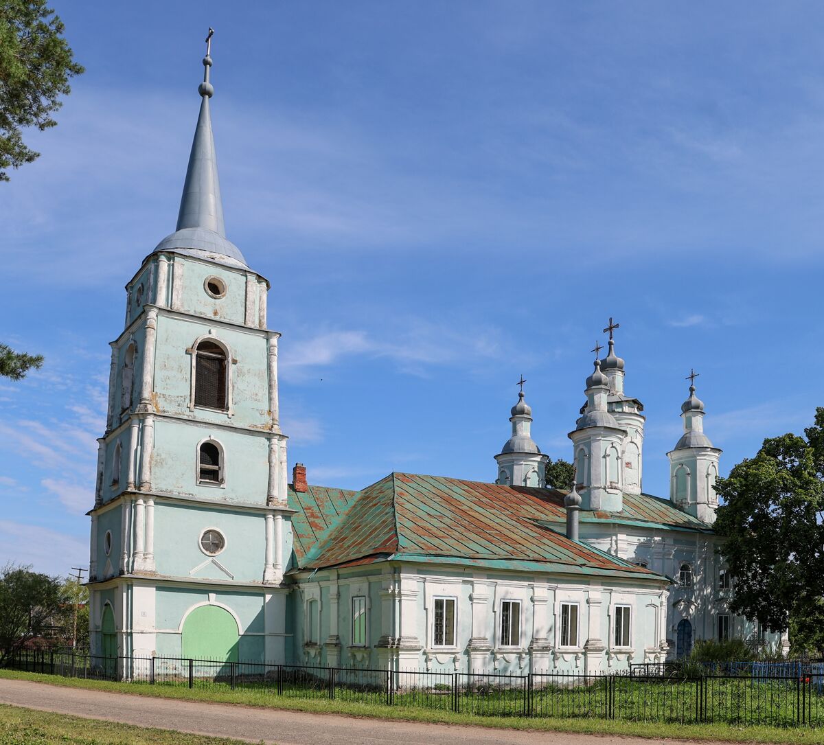 Церковь Всемилостного Спаса, Тёсово (Новодугинский район, Смоленская область). фасады