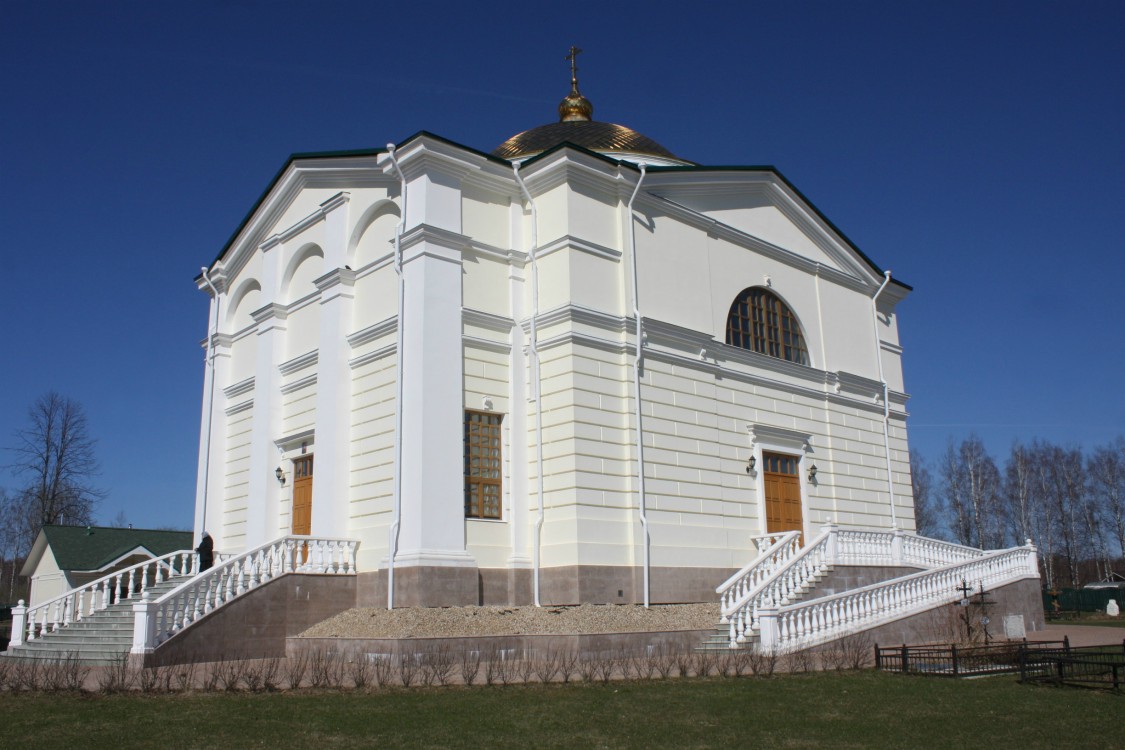 Церковь Спаса Преображения (новая), Мольгино (Новодугинский район, Смоленская область). фасады